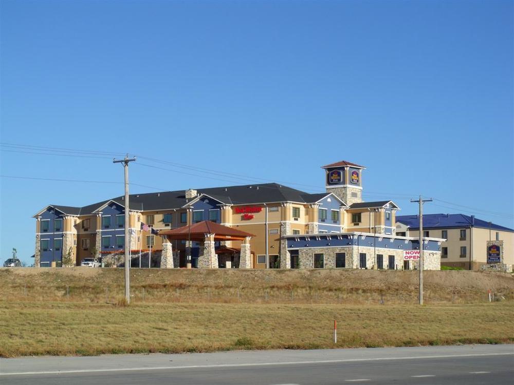 Best Western Plus Emerald Inn & Suites Гарден-Сити Экстерьер фото