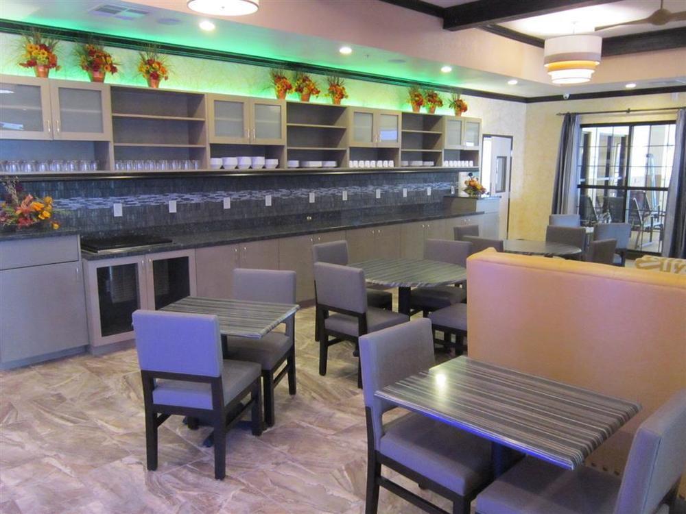 Best Western Plus Emerald Inn & Suites Гарден-Сити Ресторан фото