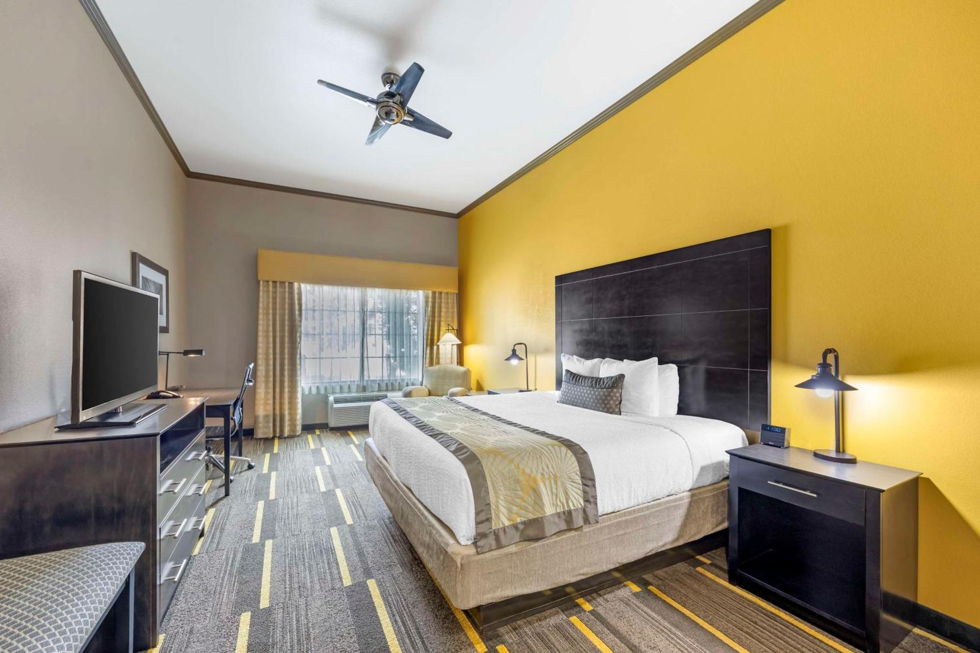 Best Western Plus Emerald Inn & Suites Гарден-Сити Экстерьер фото