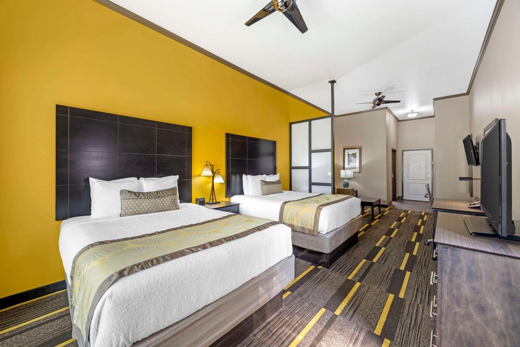 Best Western Plus Emerald Inn & Suites Гарден-Сити Экстерьер фото